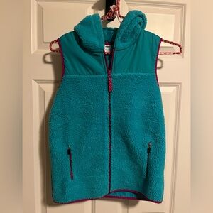 Old Navy girls’ Sherpa hooded vest